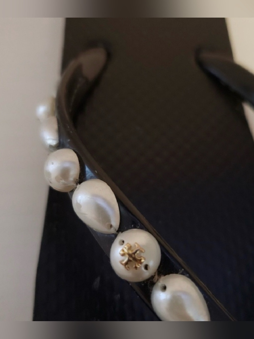Tory Burch Black & Pearl Sandals Flip Flops 9.5 - Picture 3 of 4